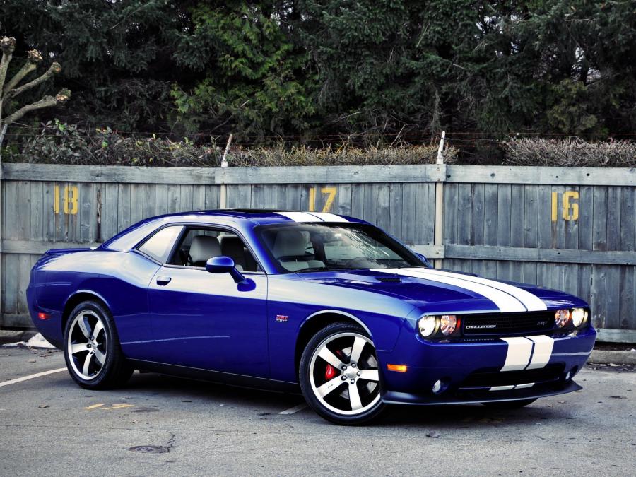  Dodge Challenger SRT8 392 Inaugural Edition 2010 года  (фото 13 из 36)
